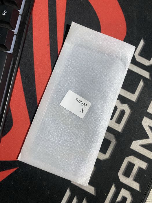 Iphone X orqa krishkasi sotiladi