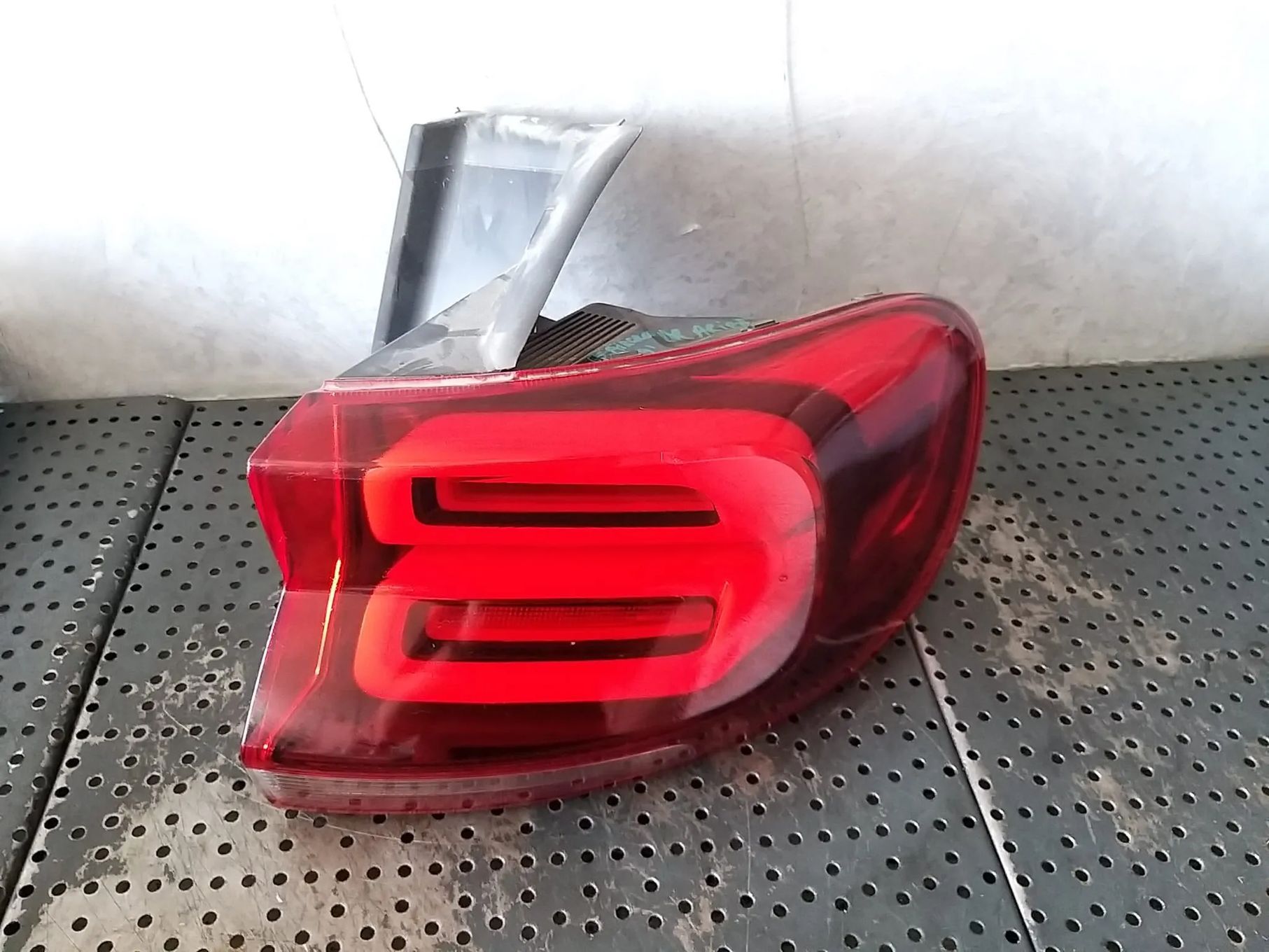 Stop tripla lampa dreapta led aripa citroen c5 aircross 9817269580