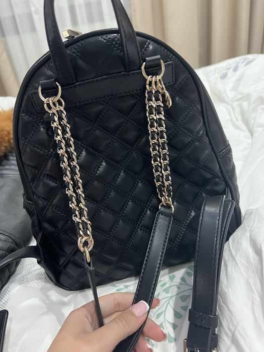 Раница Guess като нова