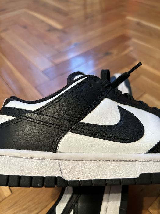 NIKE Low Dunk Black and White
