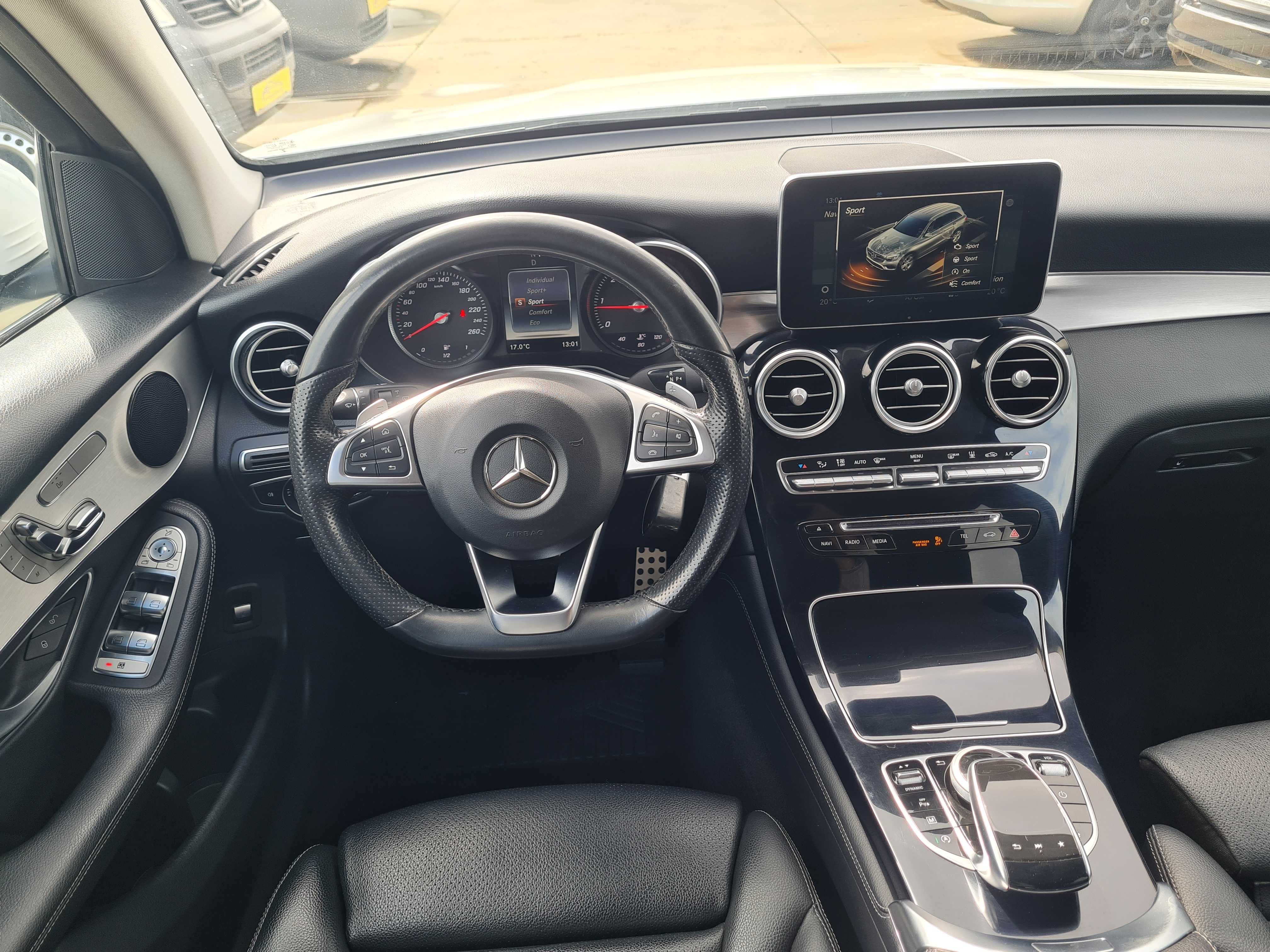 Mercedes GLC 250 D 4 MATIC  205 c.p. an 2018 cash sau rate fixe