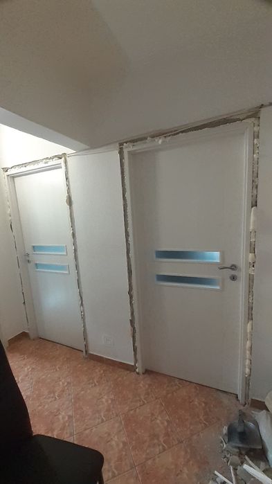 Montat uși interior,uși metalice