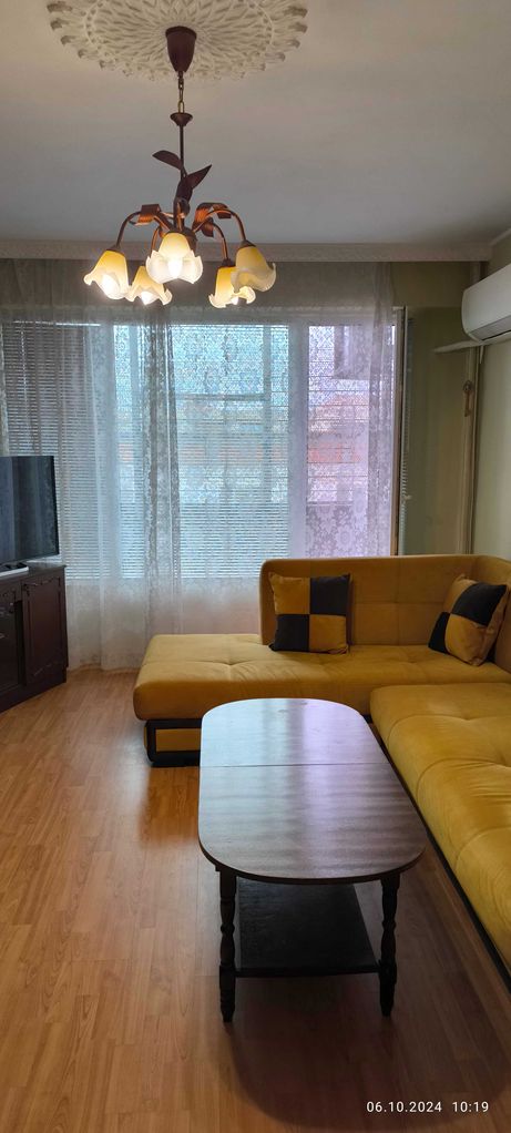 Продава се Тристаен апартамент в Казанлък - 86 кв.м за 712 €/кв.м - Снимка #1