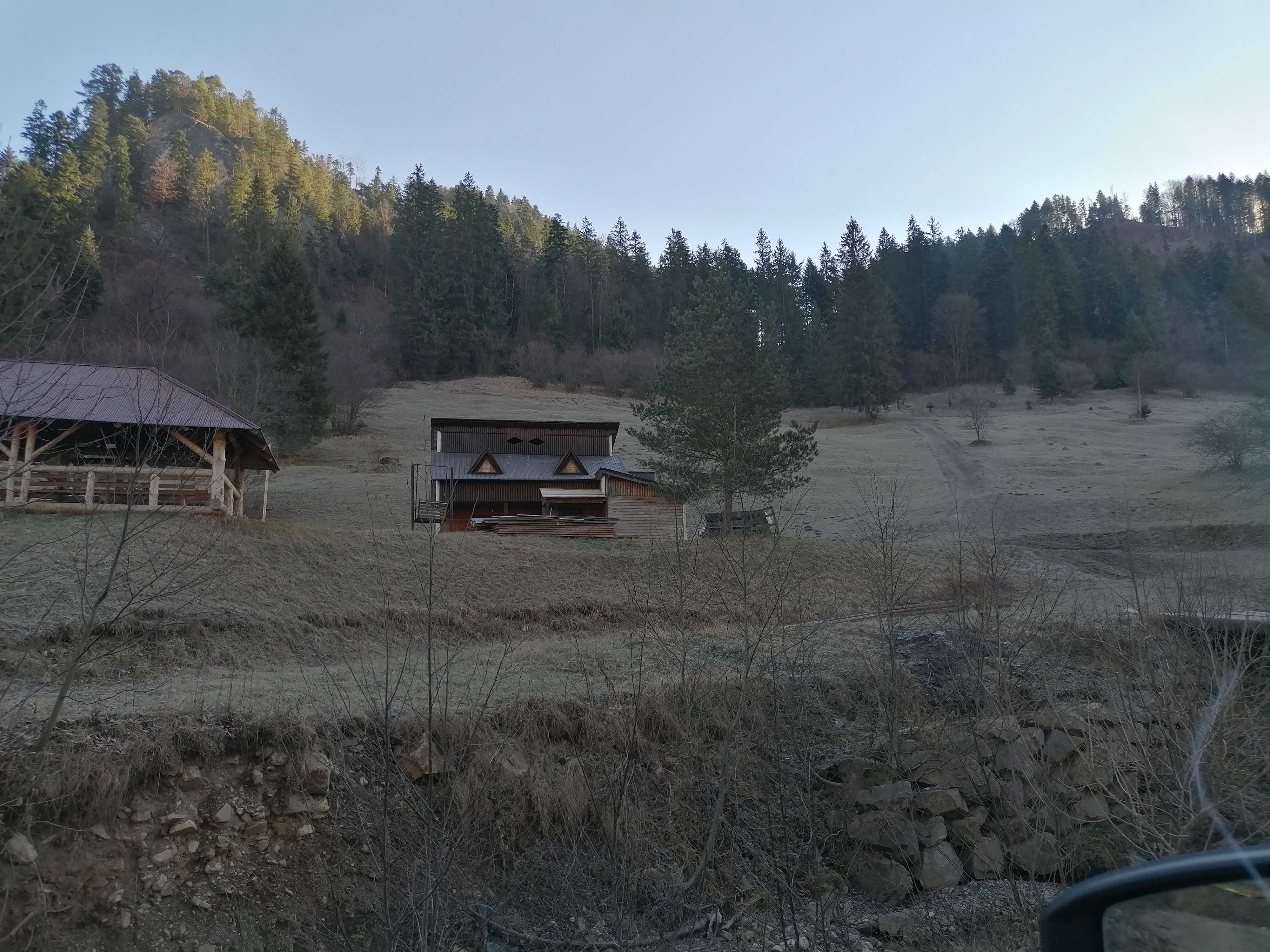 Proprietate 8ha si cabana de vanzare in Bucovina Campulung Moldovenesc