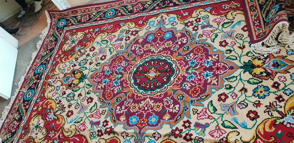Нов чипровски килим