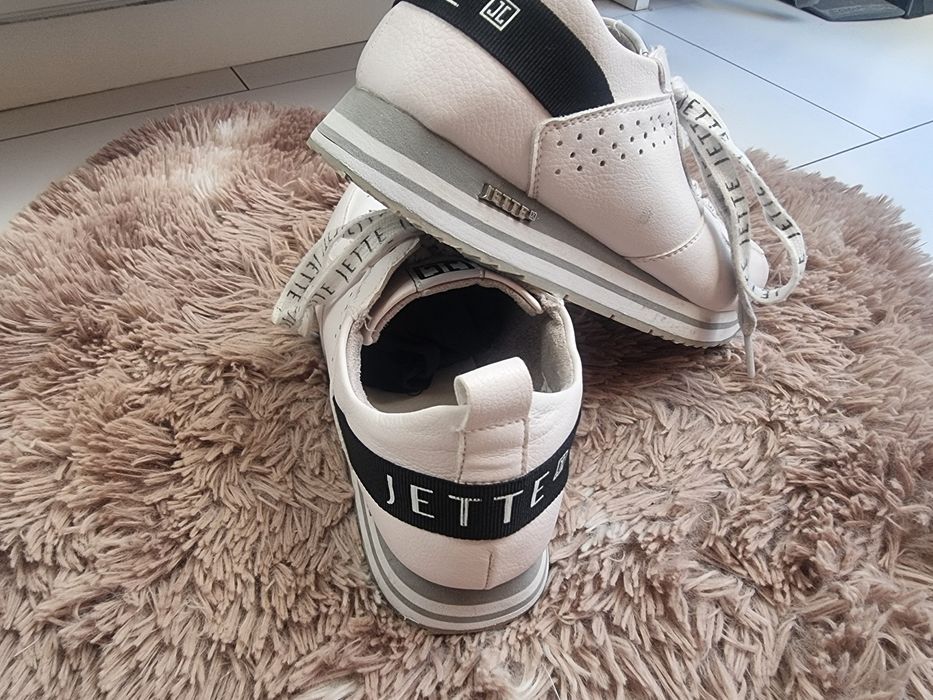 Swiss *JETTE оригинални сникърси 38 номер