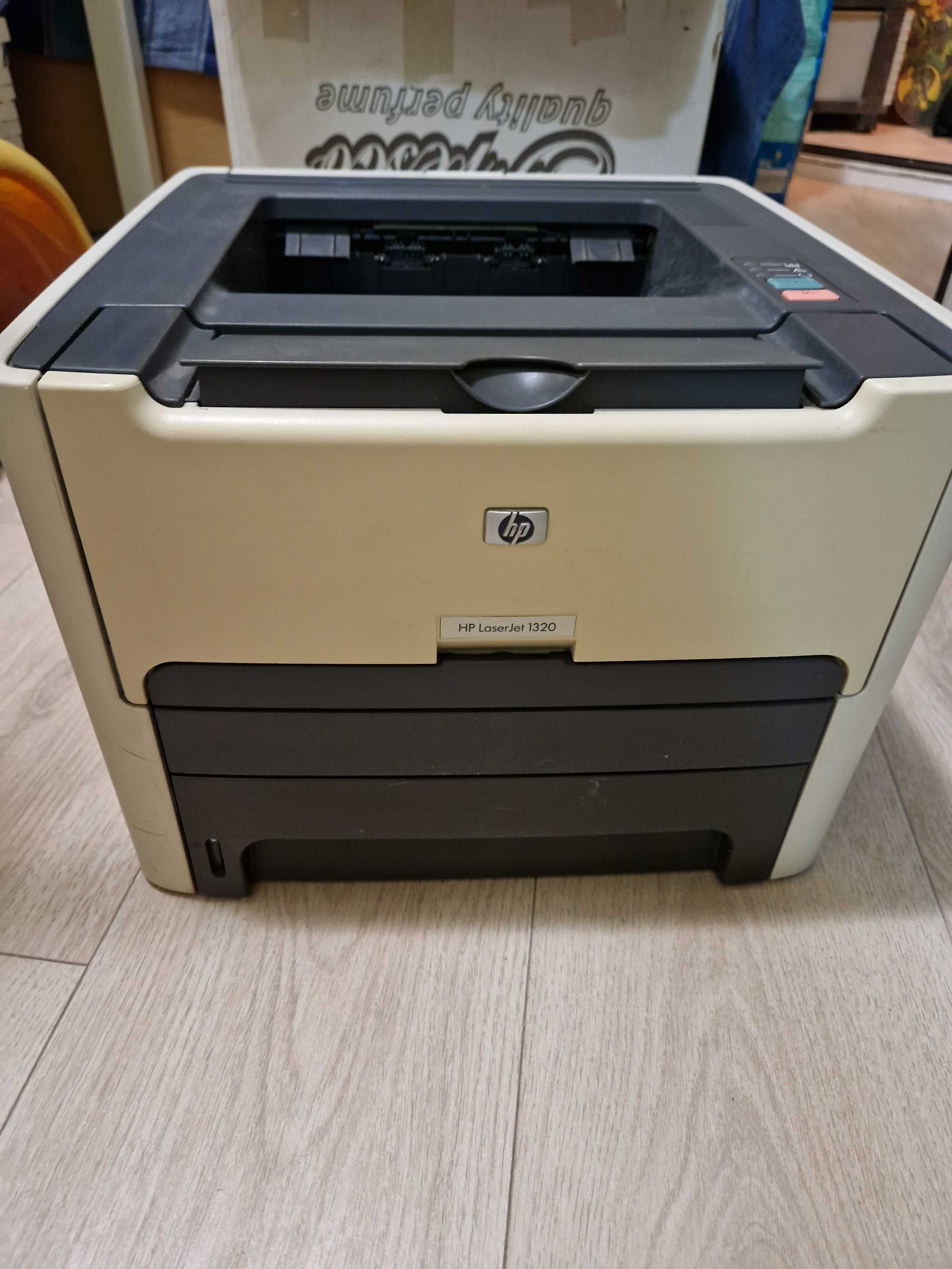 Принтер лазерен HP LaserJet 1320