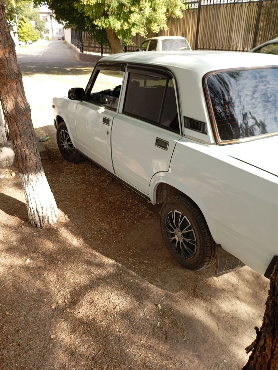 Vaz 2107 sotiladi
