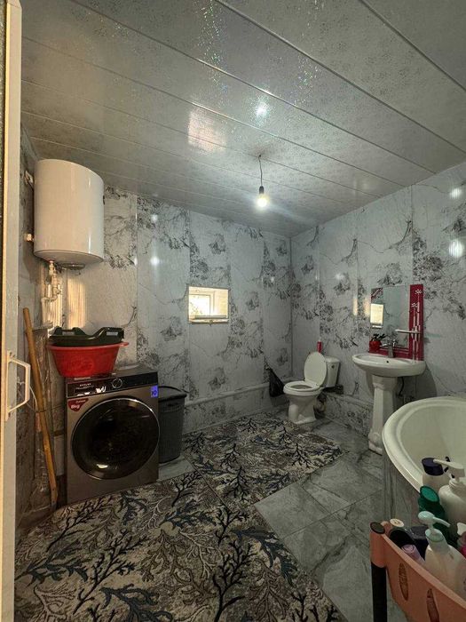 4.8 sotixli hovli sotiladi.