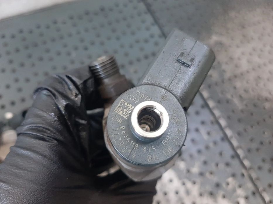 Injector 2.0 tdi crb vw golf 7 passat b7 audi a3 8v skoda octavia seat leon altea 04l130277e 0445110475