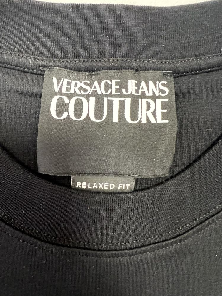 Оригинална тениска на Versace Jeans Couture!
