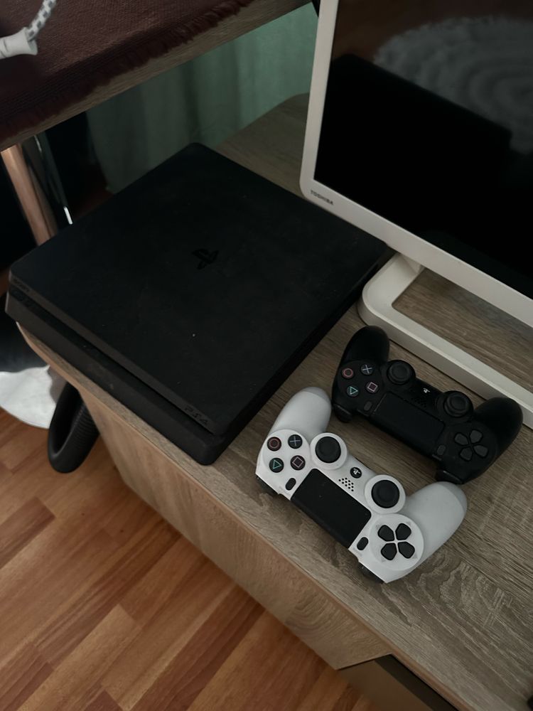 vand play station 4