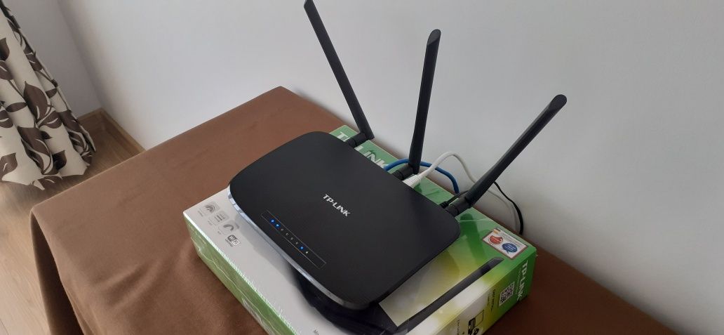 Vând router Router wireless TP-LINK N450 TP-Link TL-WR940N