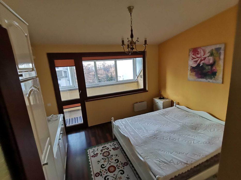 Дава се под наем Двустаен апартамент в Бургас, Лазур - 75 кв.м за 200 € - Снимка #1