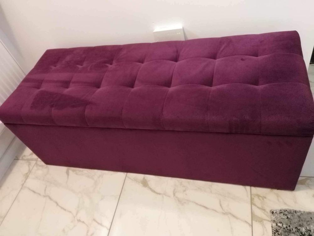 Comoda tapitata cu lada de depozitare in stare perfecta
