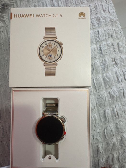 Смарт часовник Huawei watch Gt 5 чисто нов
