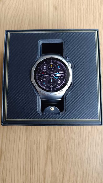 Часовник Huawei GT 4