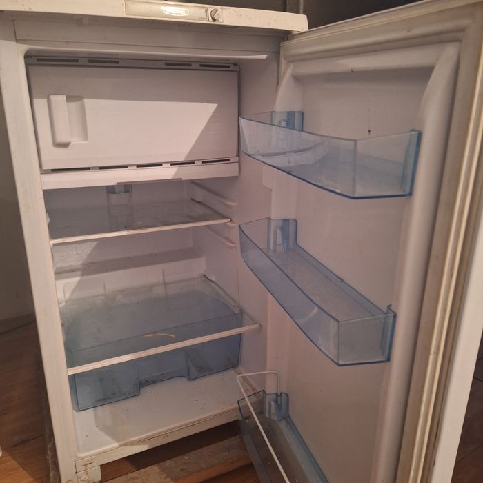 мини / маленький холодильник