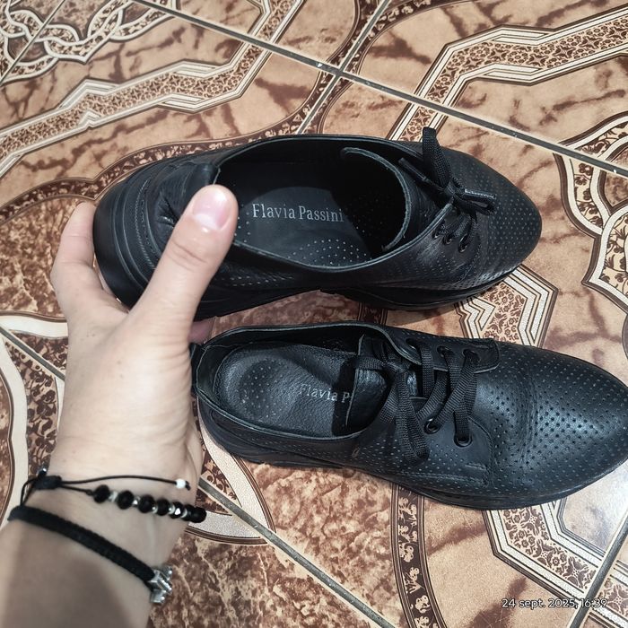 Pantofi din piele naturală!