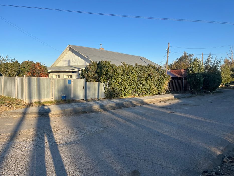 Продам пол дома по улице Лахно