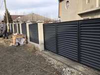 Construim garduri din panouri stil jaluzele, sipca metalica si altele