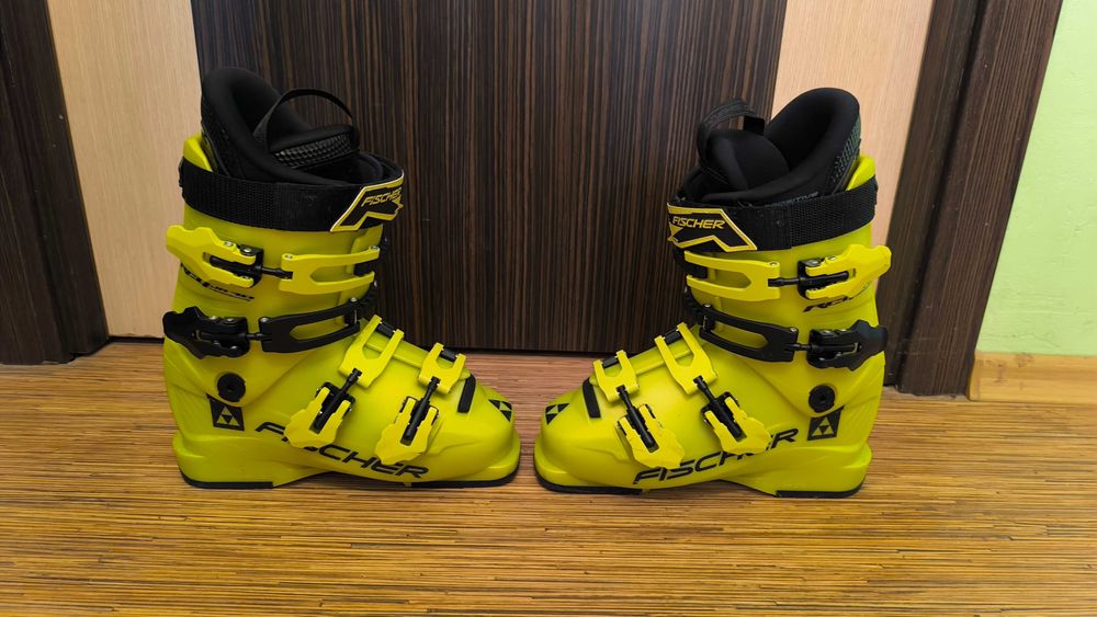 Детски ски обувки Fischer RC4 70 Thermoshape 23,5
