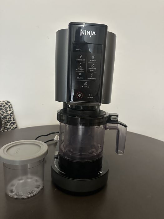 Aparat de înghețată Ninja Creami