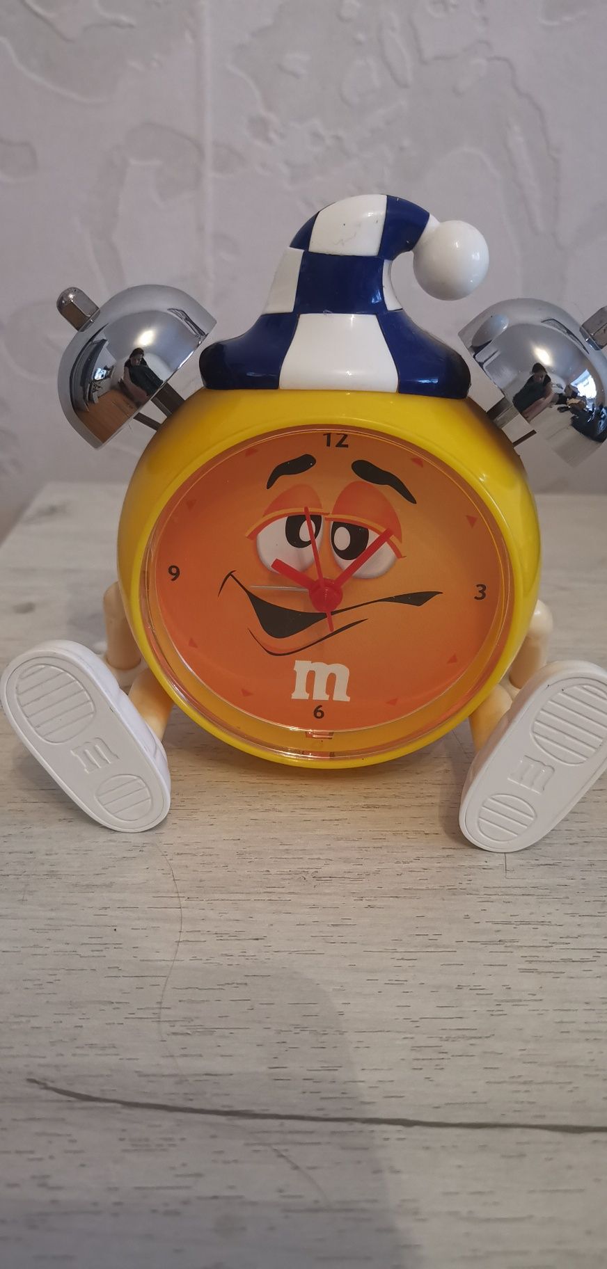 Детски ретро часовник M&M