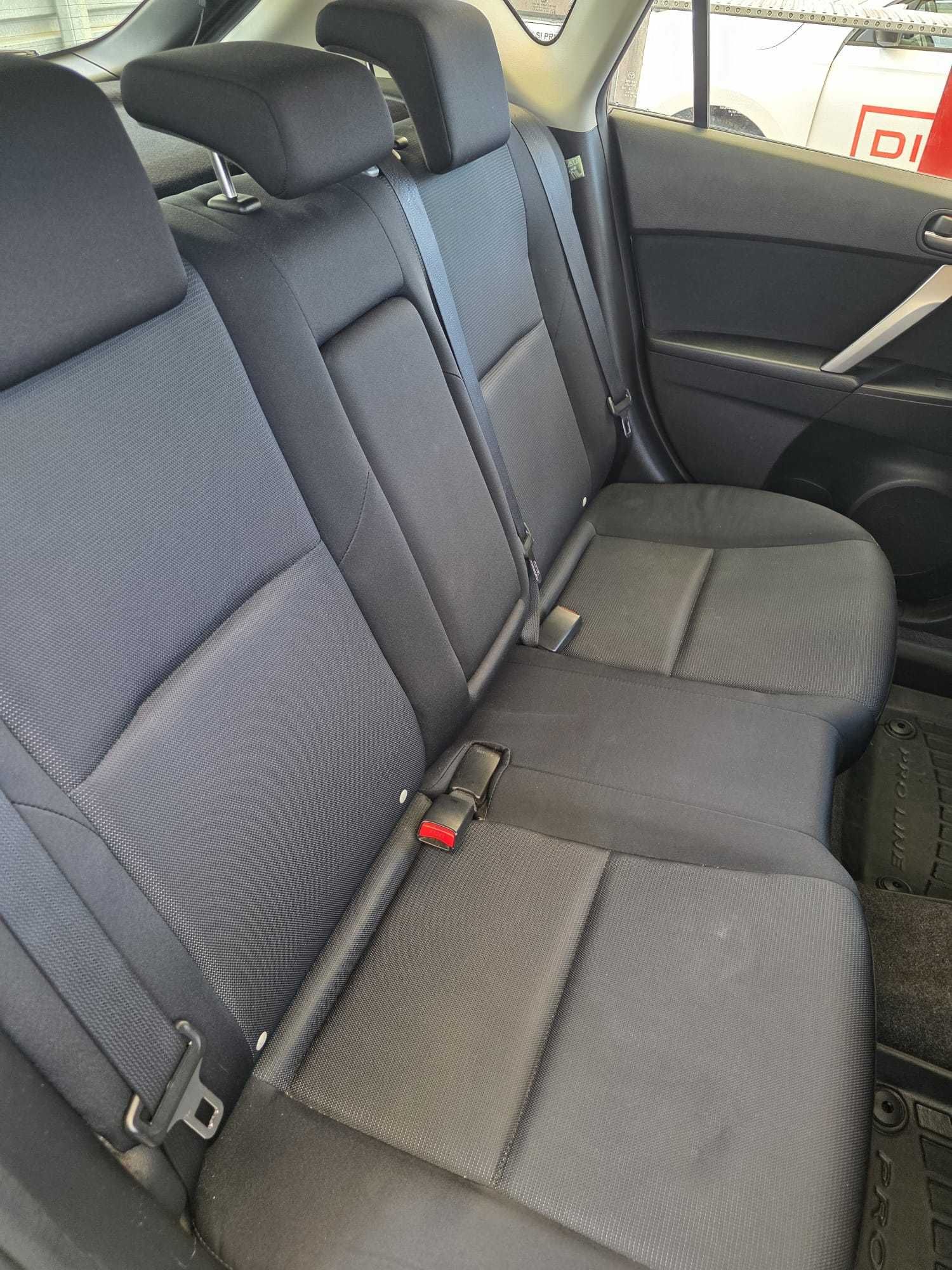 MAZDA 3  ,1,6 benzina
