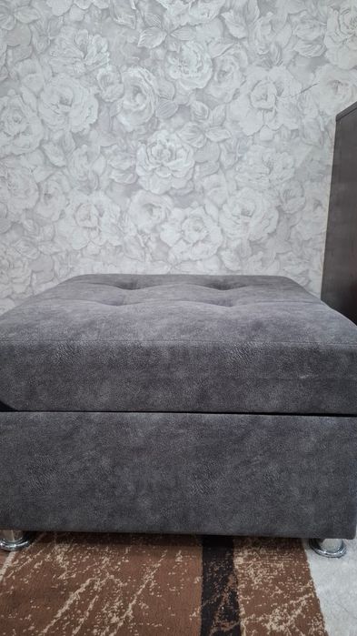 Пуфик для дивана