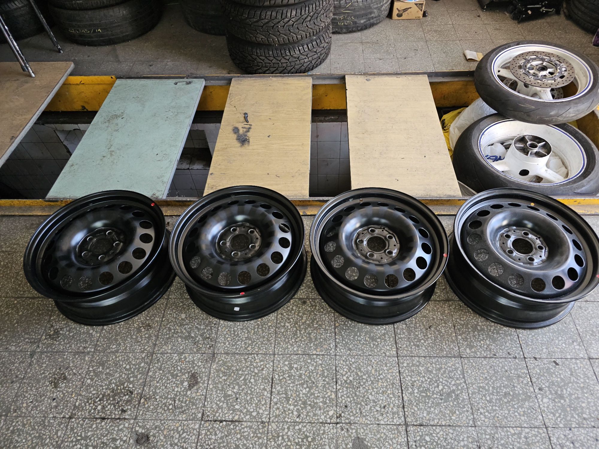 Джанти за Mercedes Vito Viano 17" с AT гуми General