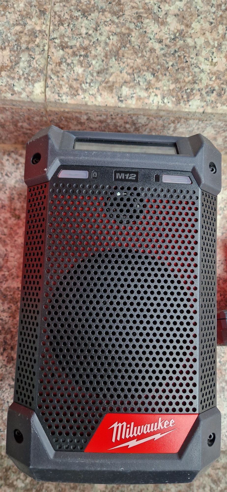 Milwaukee radio de șantier pe acumulator
