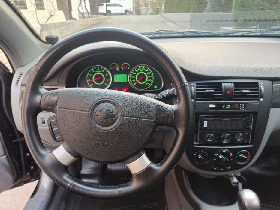 Gentra кора ранг/черный цвет 2024 год 3-позиция A/T