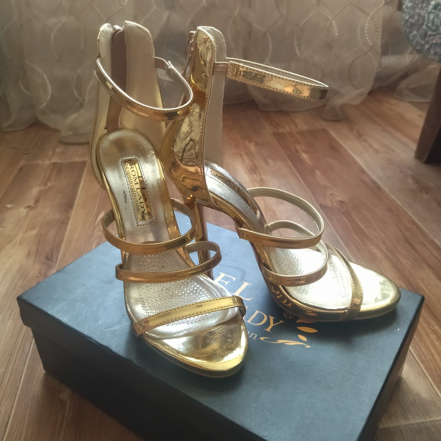Продам туфельки 34 размер