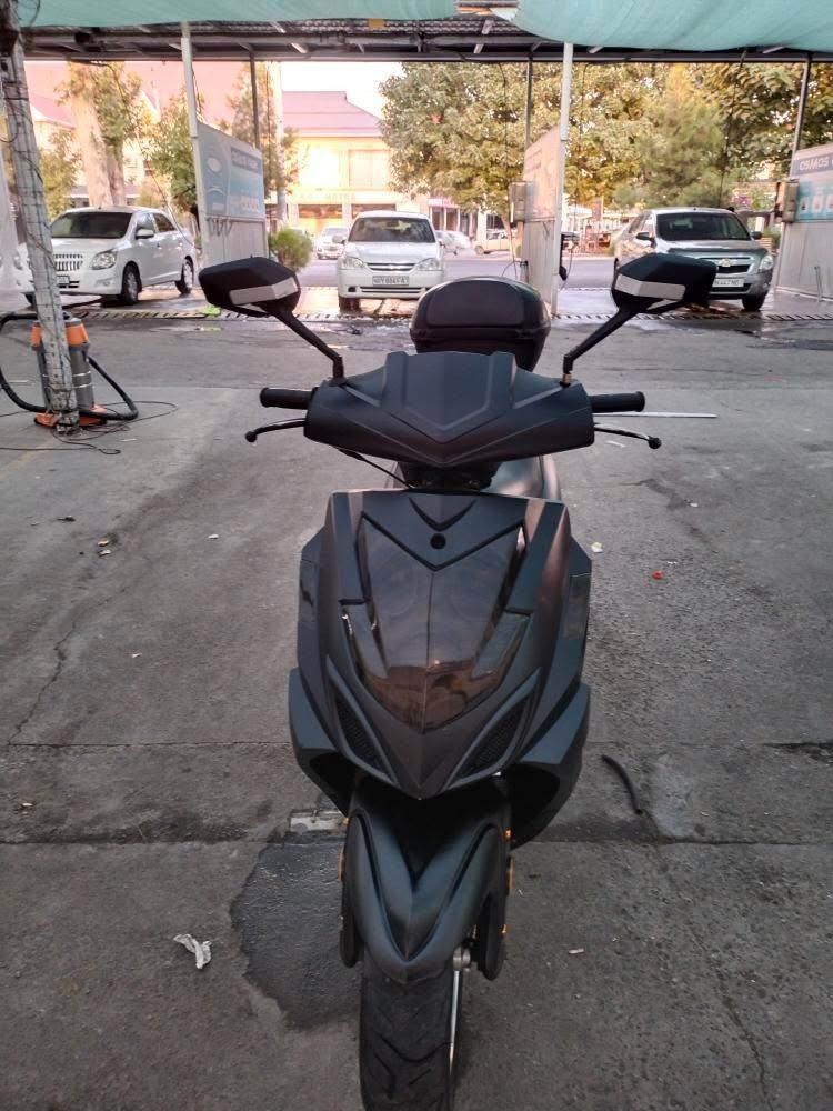Benzinli skutr sotiladi 150cc