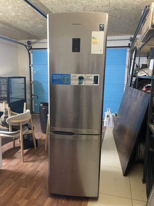 Продам холодильник samsung