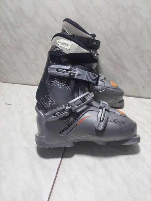 Clapari ski schi Dalbello mondo  25-25,5 corespunde mărimii 38-39