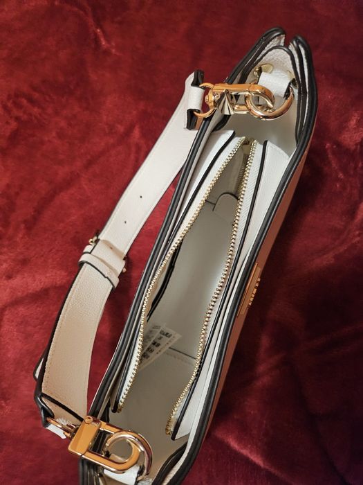 Geantă GUESS mică superbă