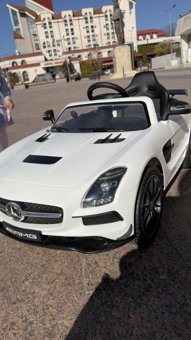 Masiunta electrica Mercedes