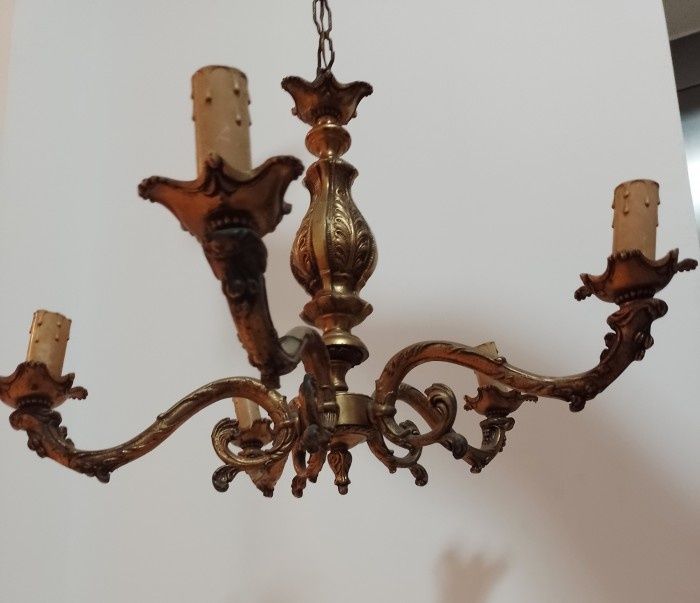 Candelabru din bronz masiv cu 5 brațe,piesa cu o lucrătură de o