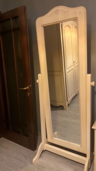 Mobila Vence Mobexpert lemn masiv dormitor