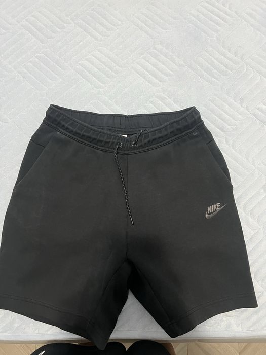 pantaloni nike tech