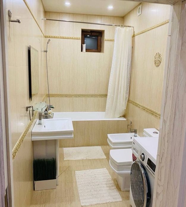 Гофур Гулом метро 5-6 минут