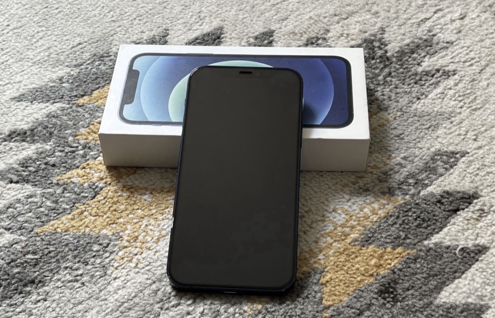 Iphone 12; Blue; 64 GB