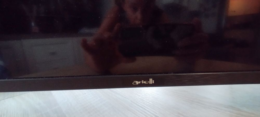 LED телевизор Arielli 32"