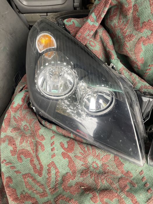 Фарове за опел астра Н оборудвани цената е за комплекта