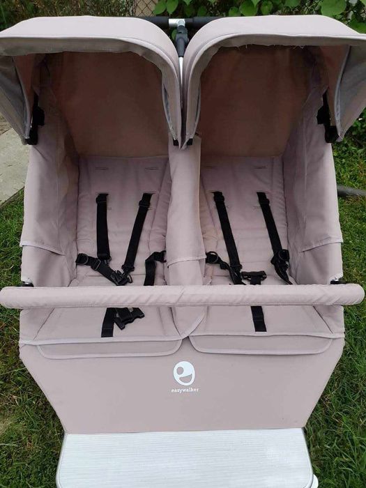 Количка за близнаци