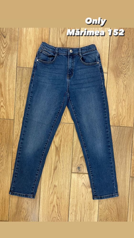 Blugi marimea 152
