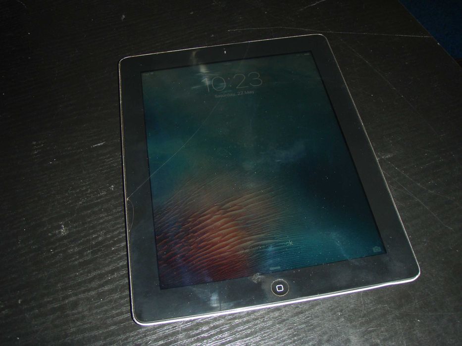 Ipad 2 Wifi 16 Gb A1395 functionala touch fisurat, fara cont, fara pin