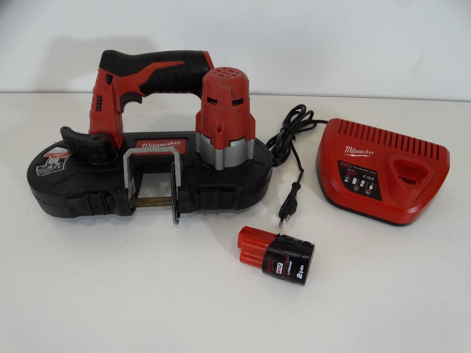 Milwaukee M12 BS - Лентов трион / Акумулаторен банциг